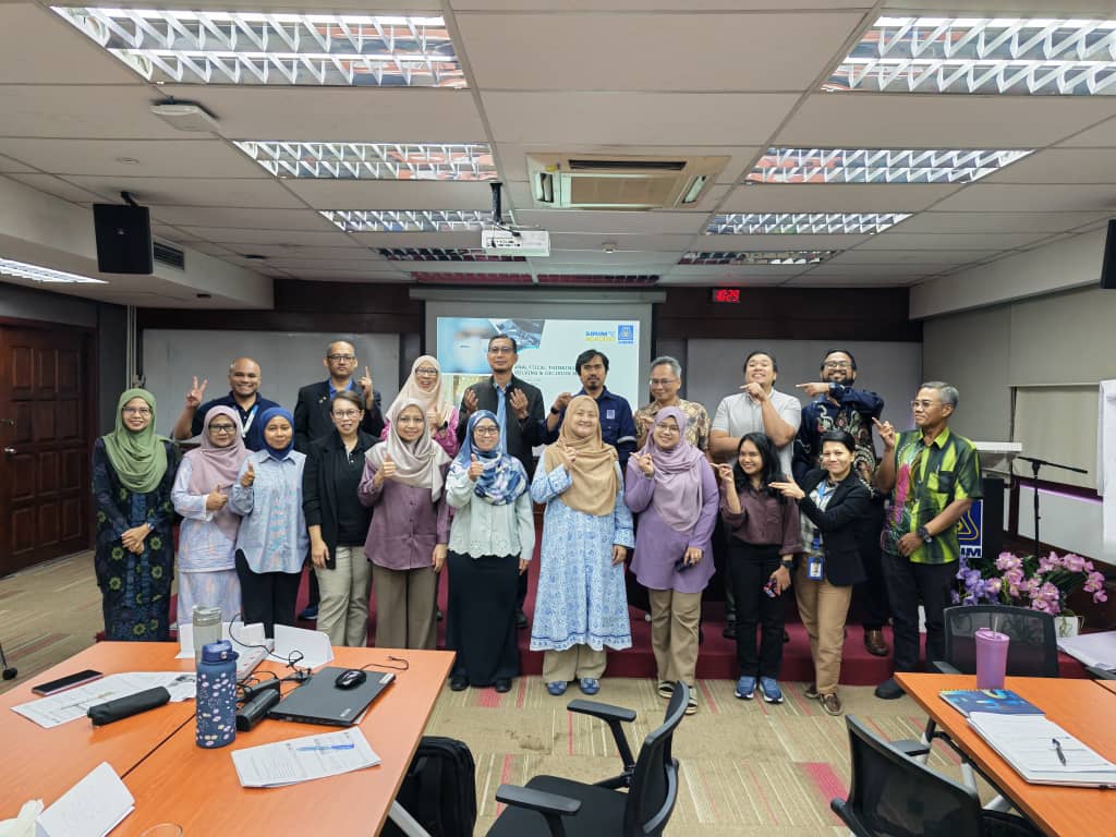 LEAD+ cohort training session